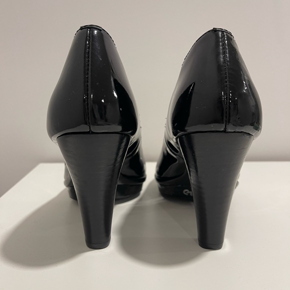 Black Patent Leather High Heels Size 7 - Picture 3 of 5